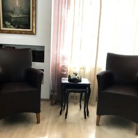 Luxury Apt In City Center *