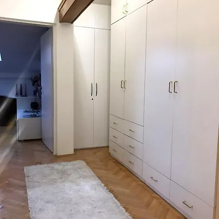 Luxury Apt In City Center Lägenhet
