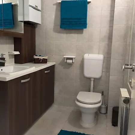 Lägenhet Luxury Apt In City Center